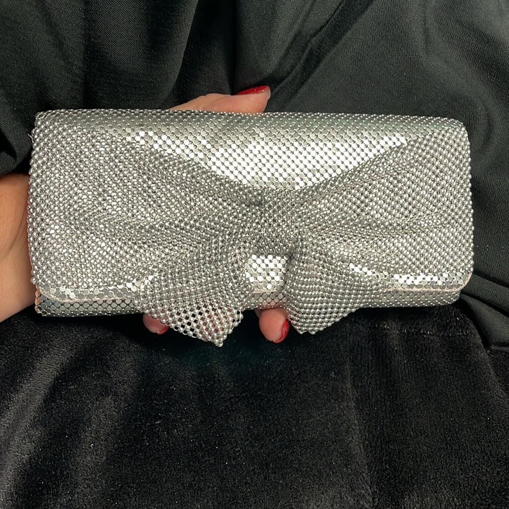 VINTAGE JESSICA MCCLINTOCK SILVER METAL MESH BOW CLUTCH/SHOULDER EVENING BAG